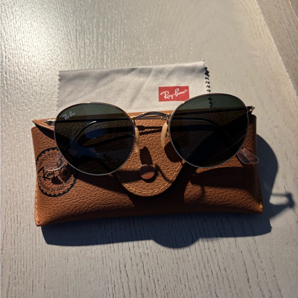 Ray-Ban Round Metal Sunglasses